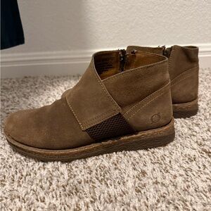 Born Tora Ankle Booties 8.5